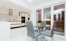 Luxury Escapes @ London Victoria